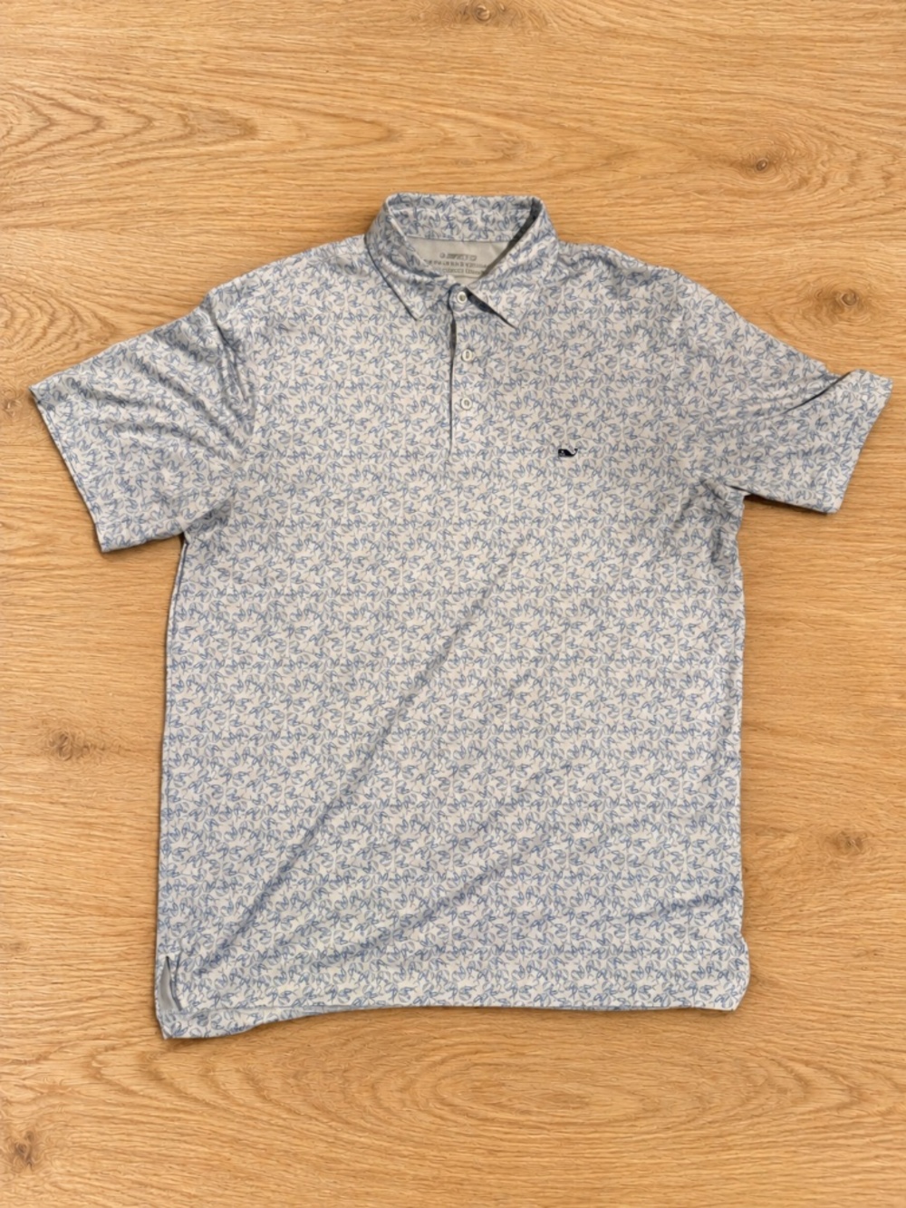 Vineyard Vines On-The-Go Sankaty Polo Blue Whale Print Men’s M